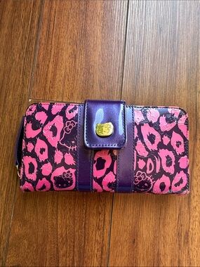 🟣🟣NWOT Hello Kitty Hot Pink Leopard Wallet with Purple Accents🟣🟣